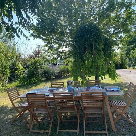 Hotel In The Countryside Le Petit Bleu
