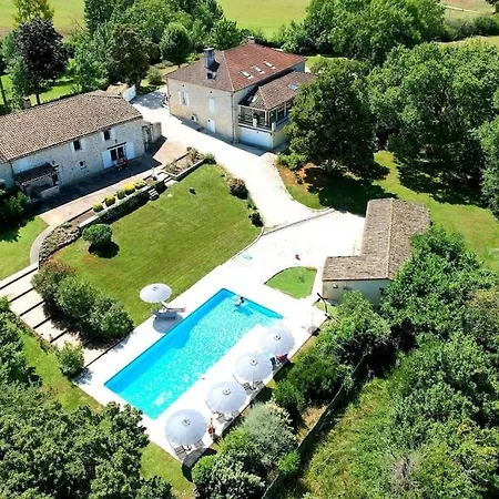 Hotel In The Countryside Le Petit Bleu