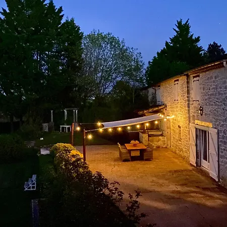 Hotel In The Countryside Le Petit Bleu